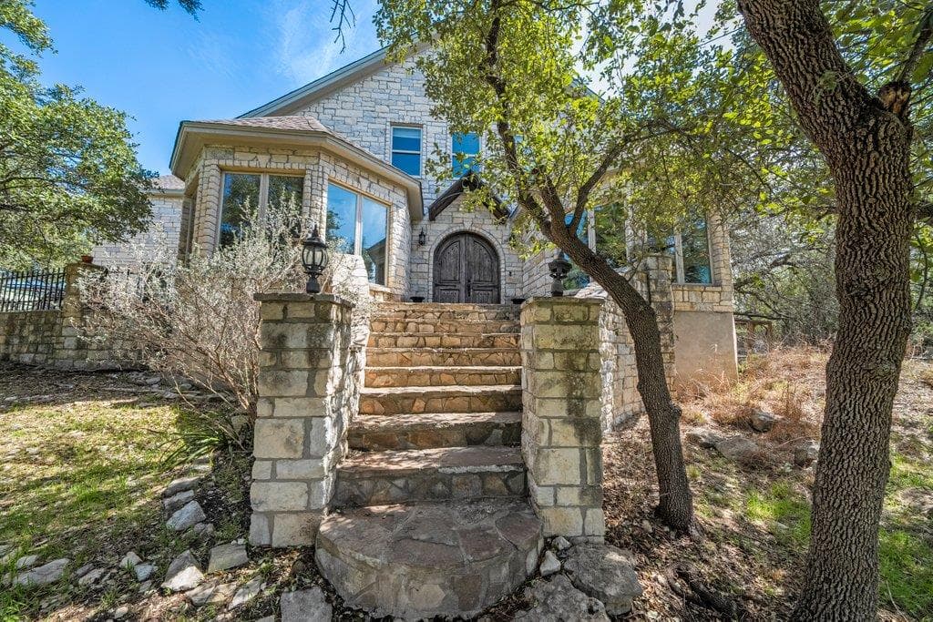 209 Lakeview CIR