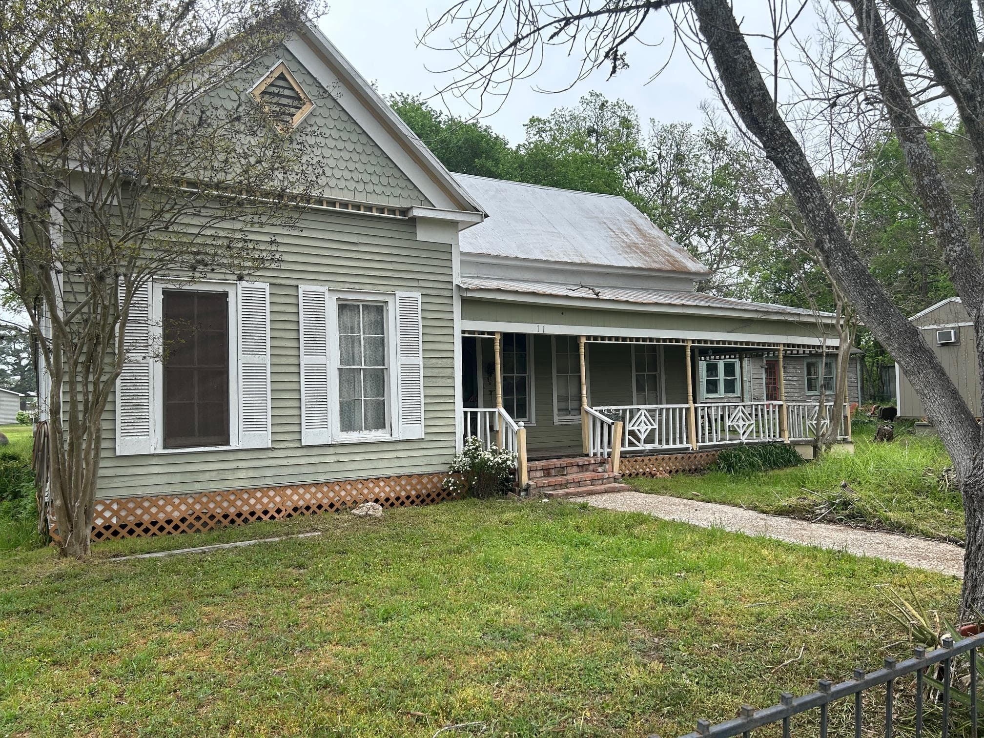 211, 205, 206 Thigpen ST