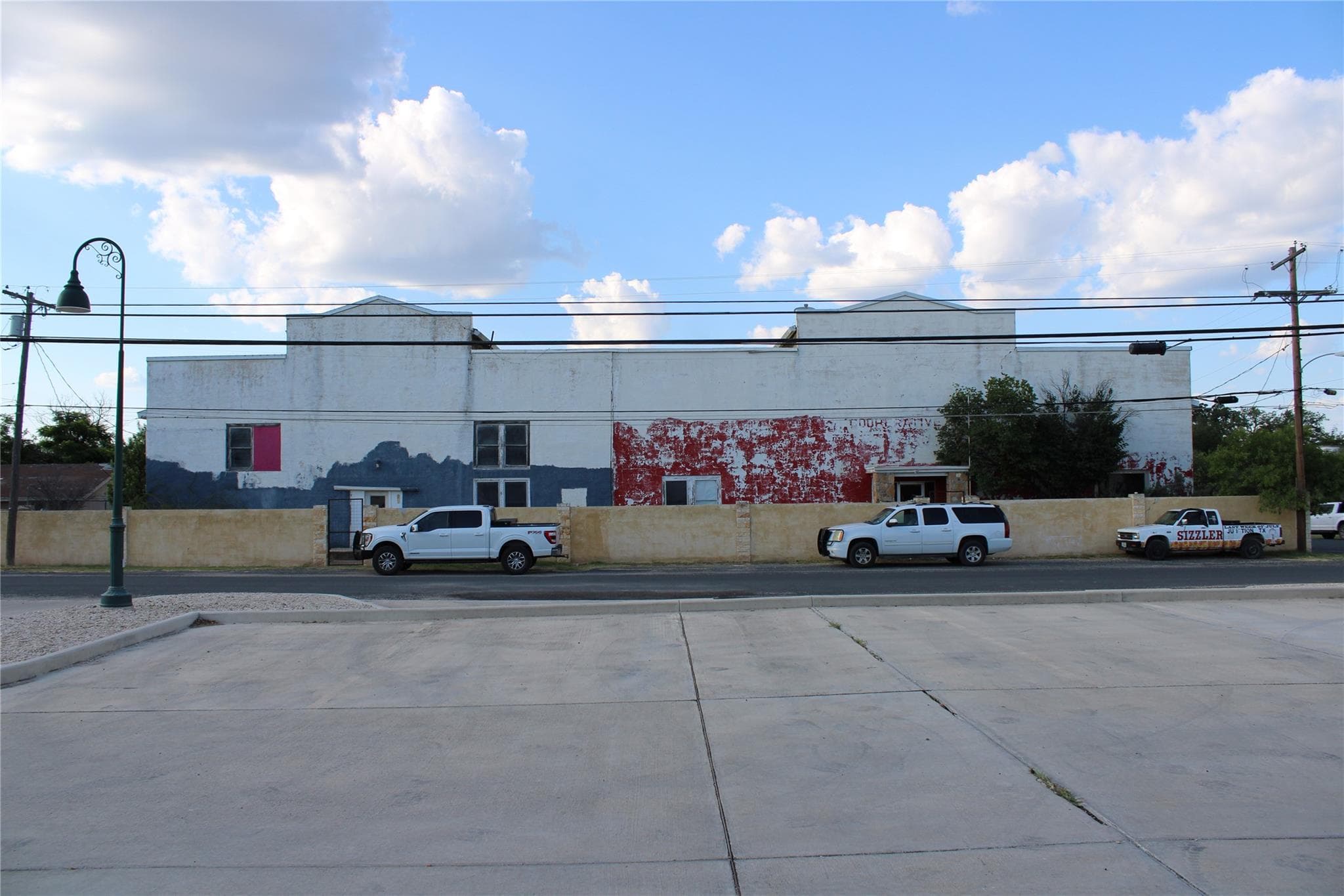 702 pecan ST