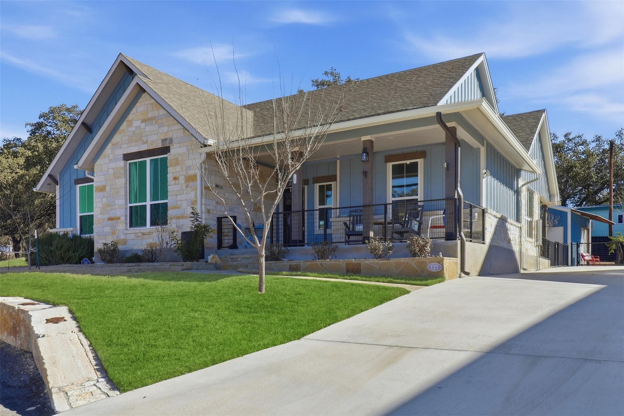 127 Hidden Oaks DR
