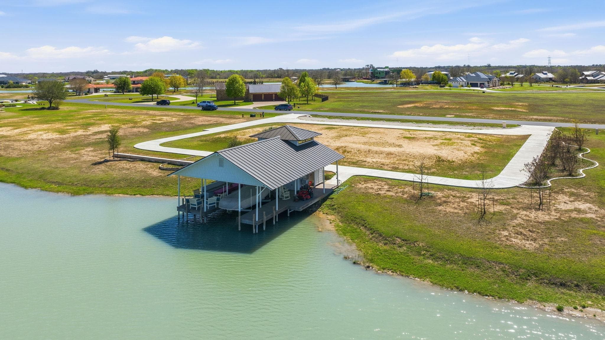 108 Lakeside CV