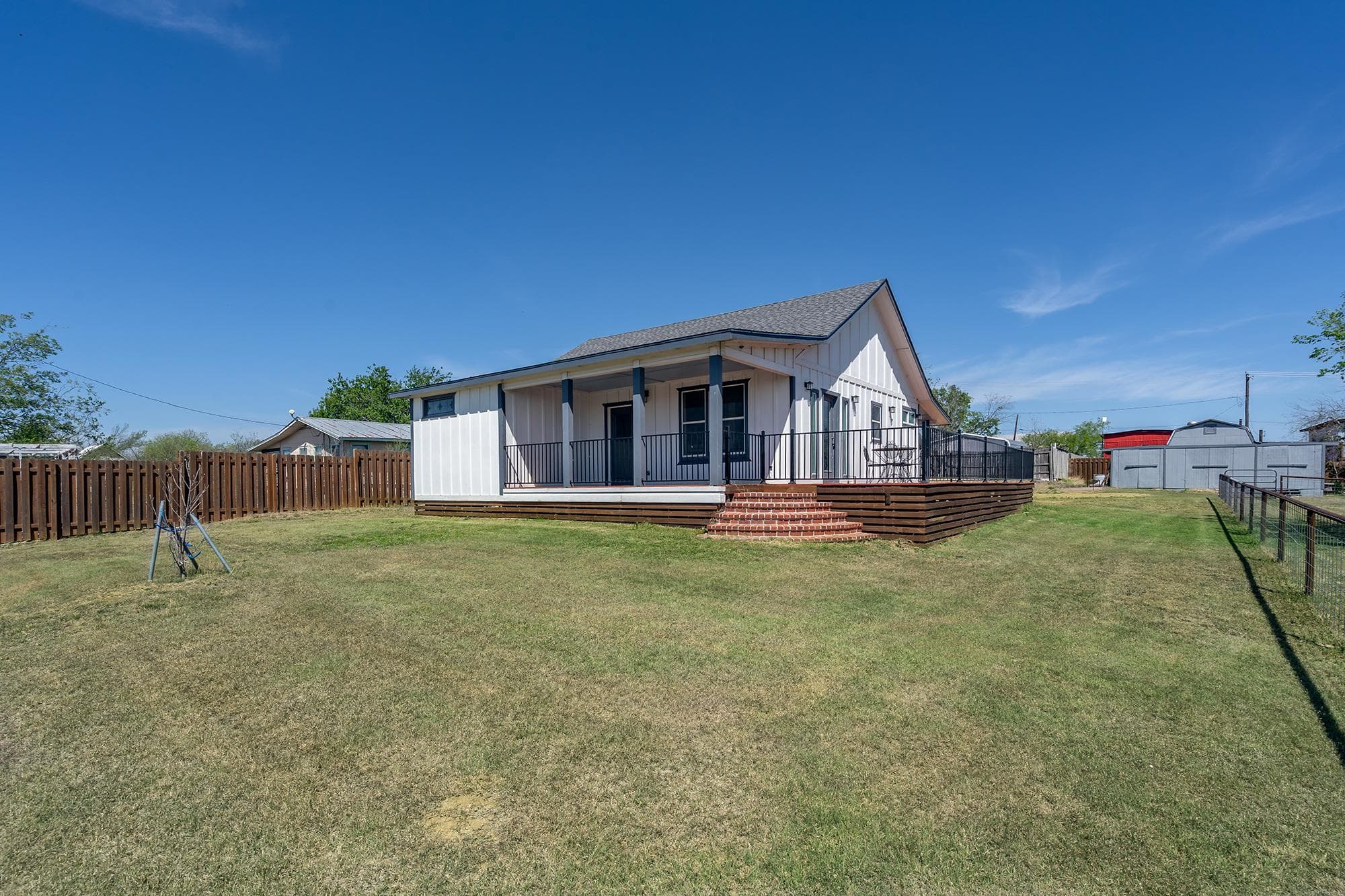 302 Austin ST
