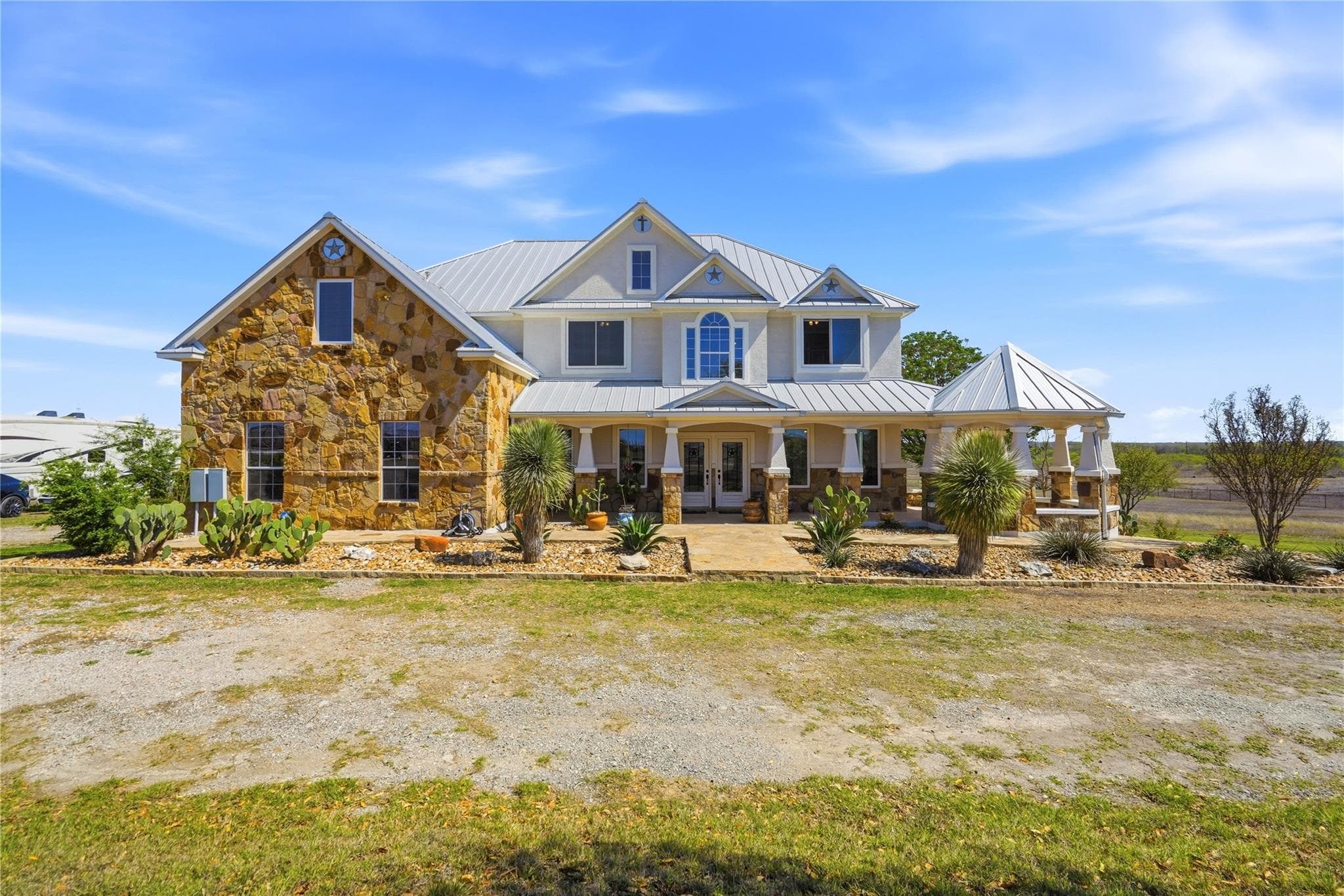 100 Mayfield LN