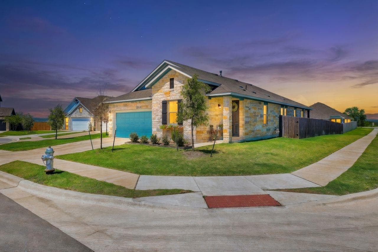 104 Ladolia LN