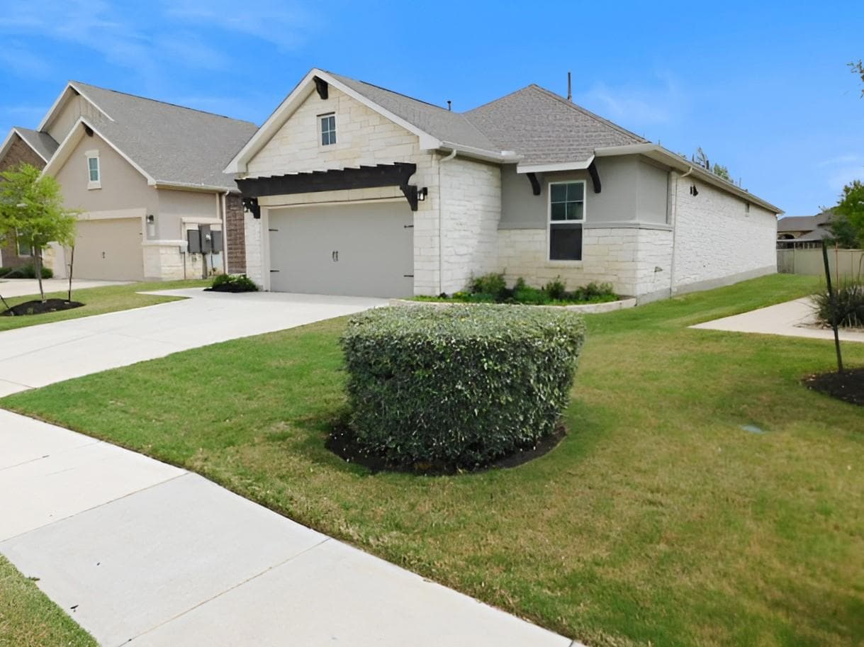 821 FAITH DR