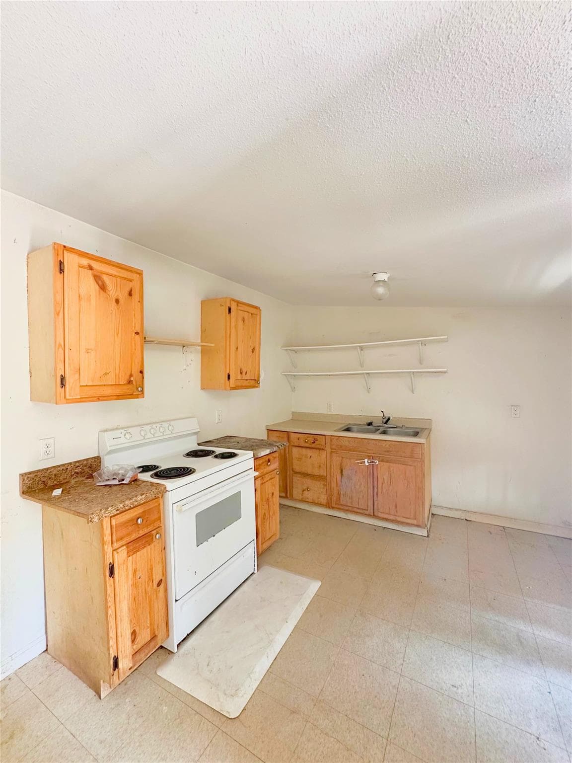 820 Chihuahua ST