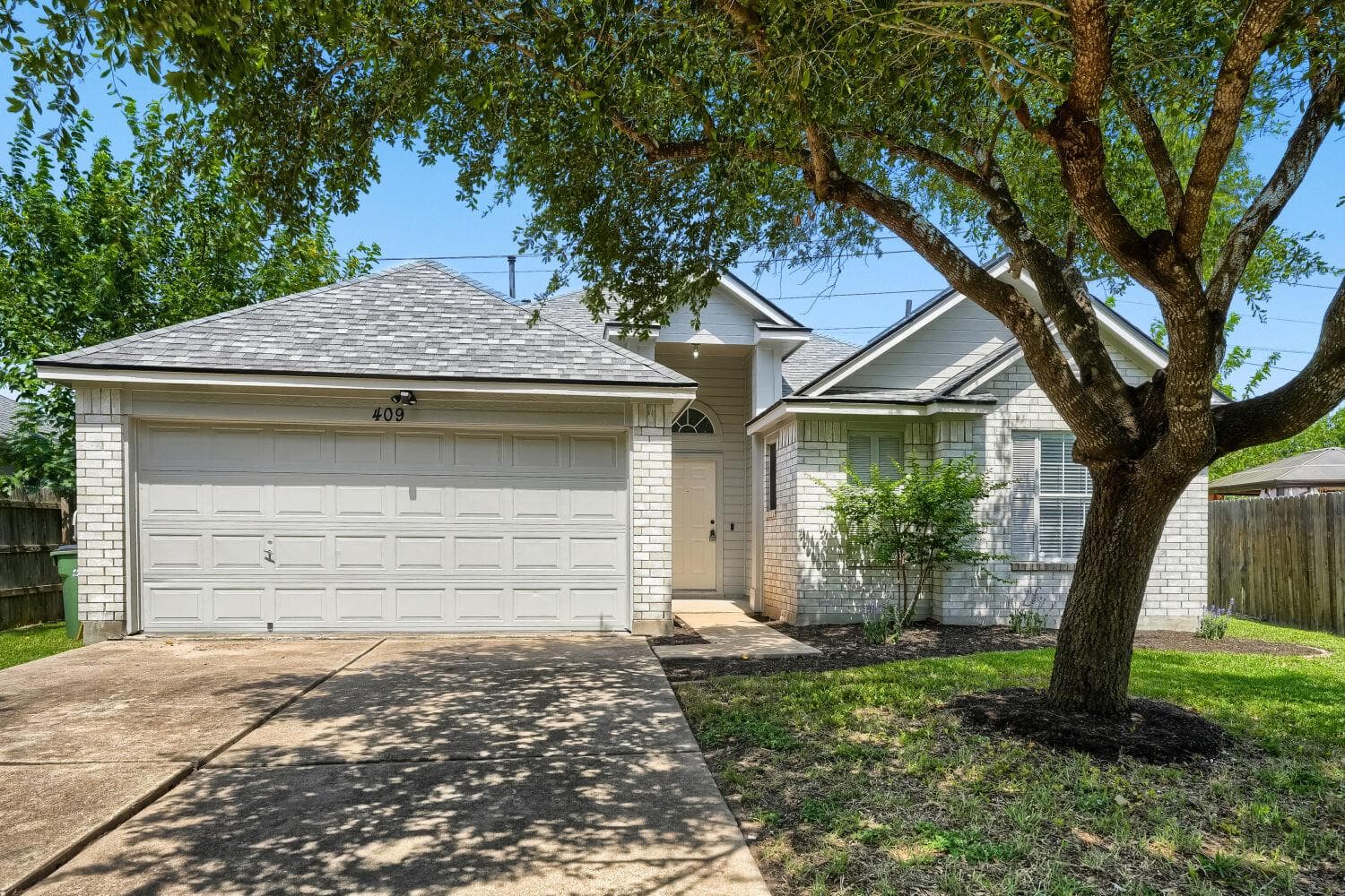409 Willowbrook DR