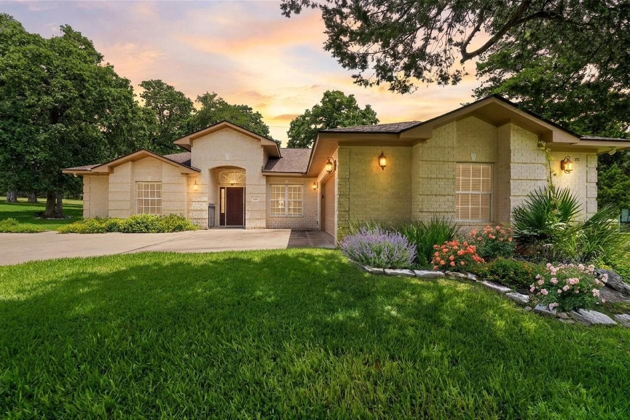 410 Pinehurst DR