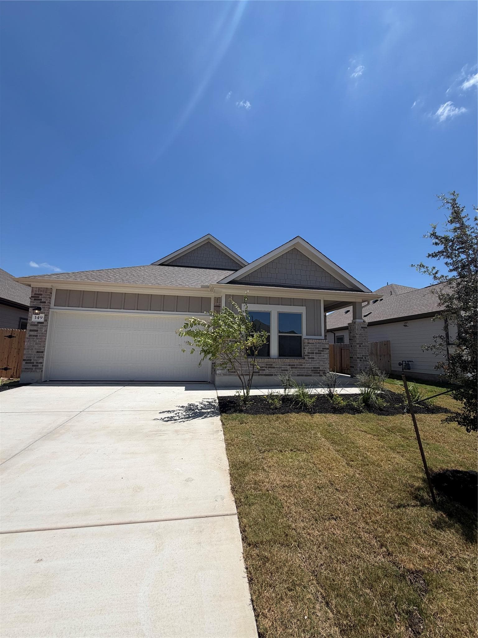 149 Ayres Horn