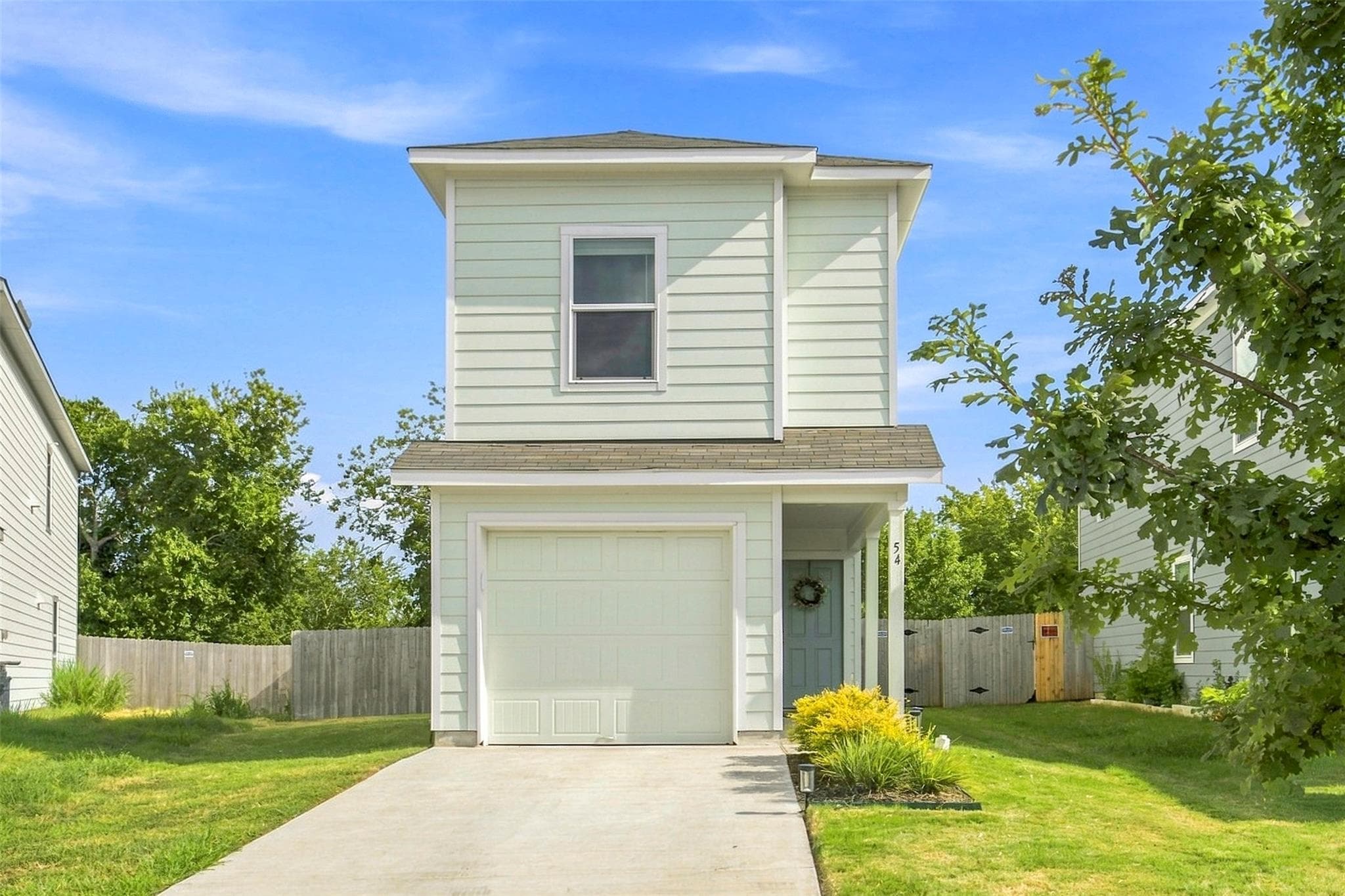 54 Trinity CIR