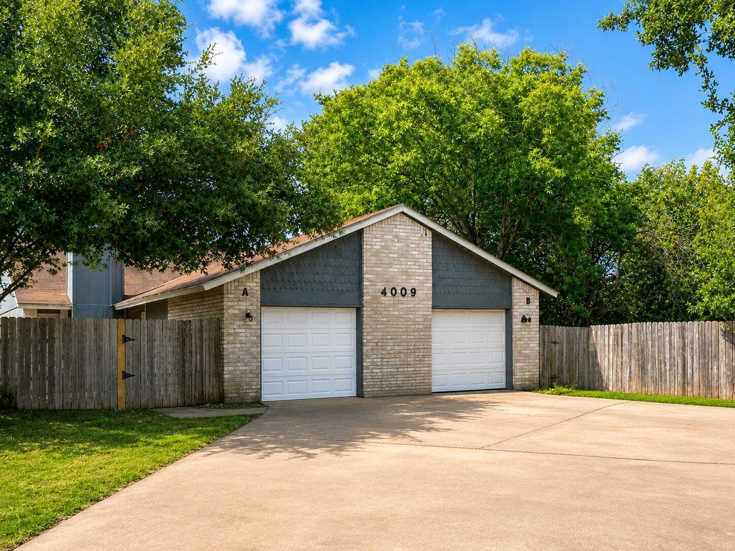 4009 Stonebridge DR